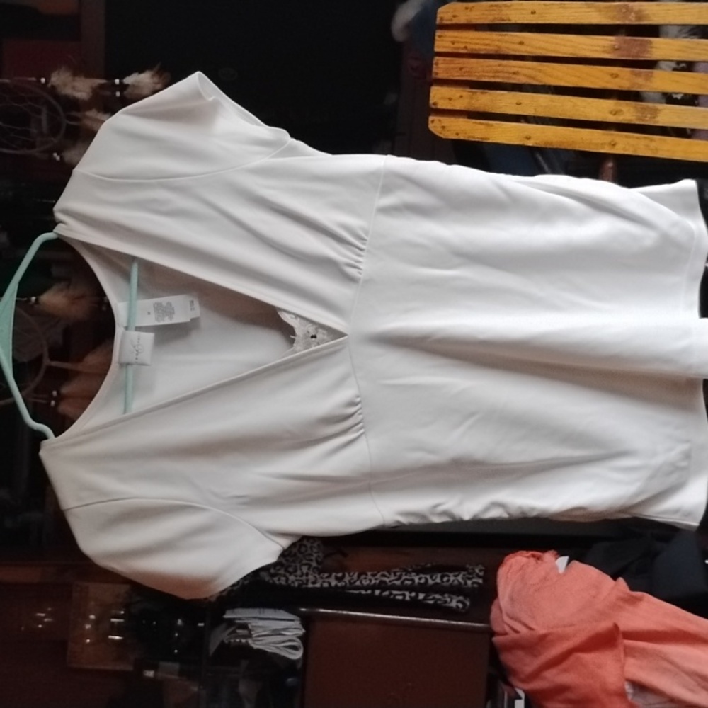 Elegant White V-Neck Women's Top